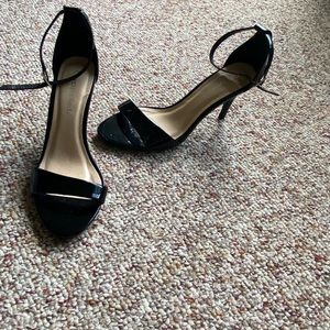 Perfect black heel